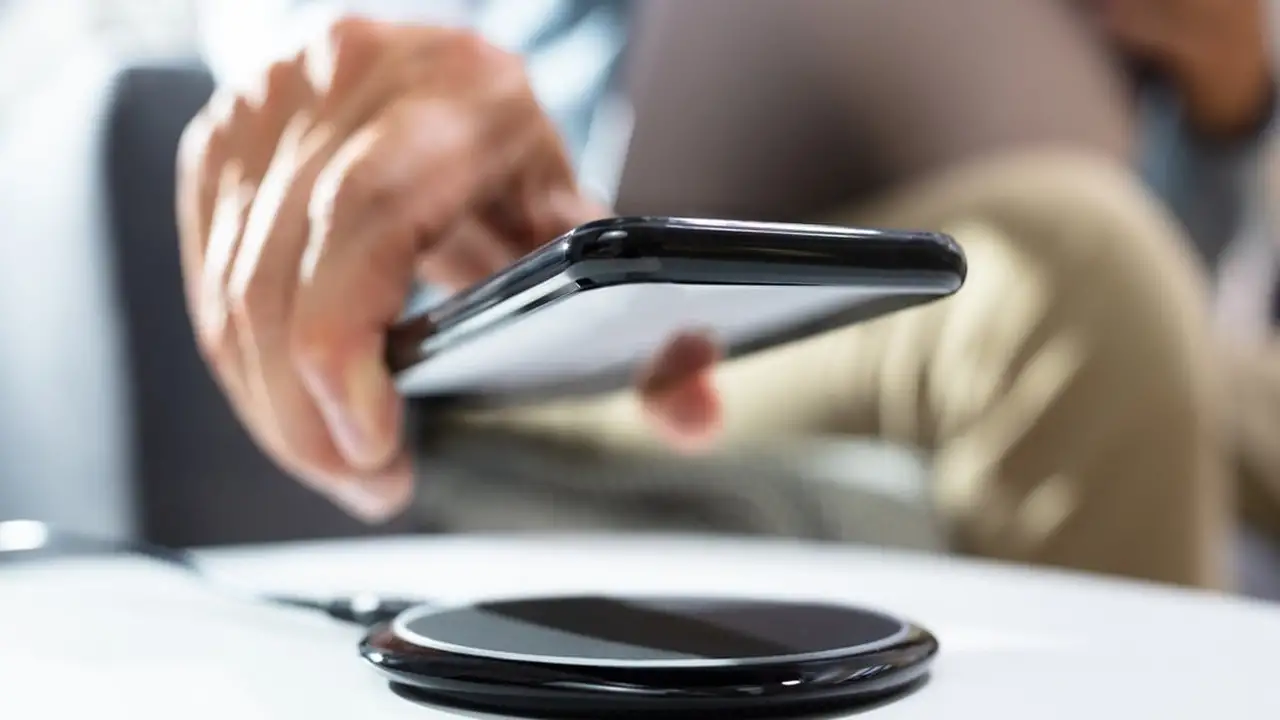 أسباب استمرار بطء شحن الهاتف رغم دعمه تقنية الشحن السريع المتطورة